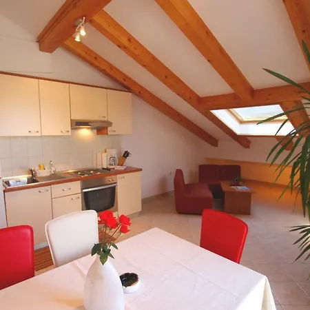 Macolic Apartment Rab Town
