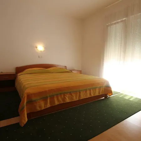Macolic Apartment Rab Town